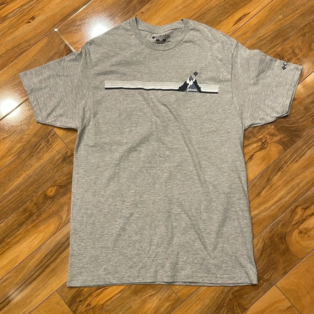 Large Columbia men’s T-shirt